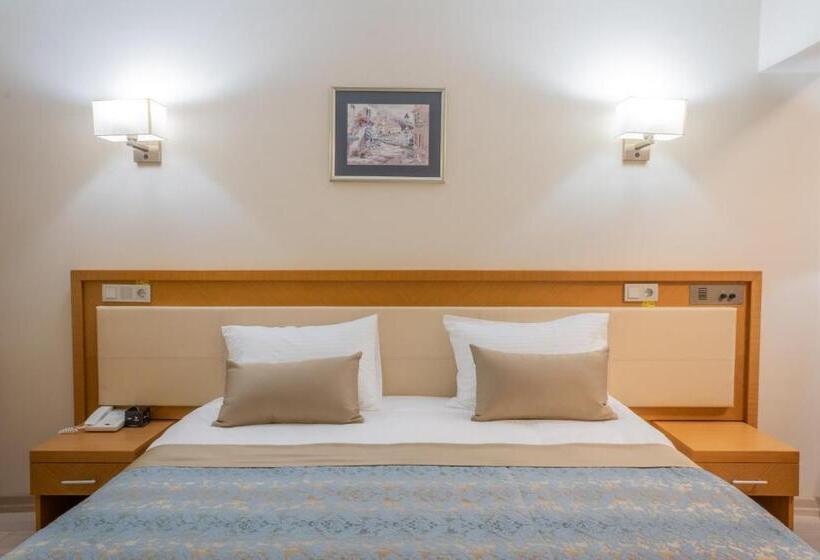 مبيت وإفطار Patalya Lakeside Resort