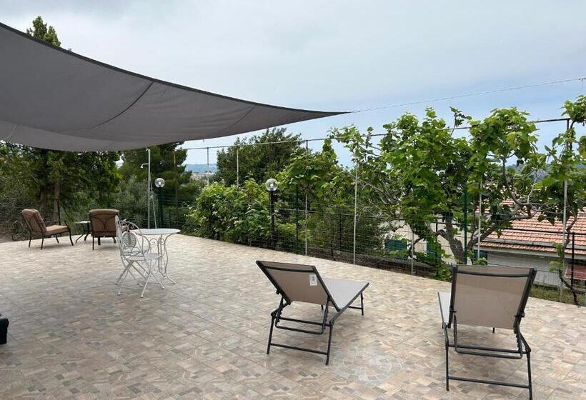 مبيت وإفطار Villa Loren