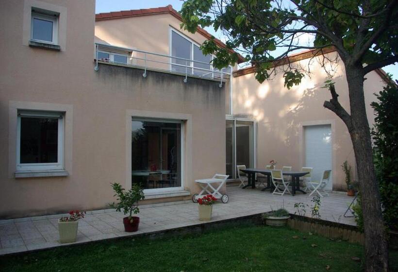 ベッドアンドブレックファースト Villa Loriline