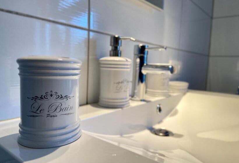 ベッドアンドブレックファースト Villa Louise