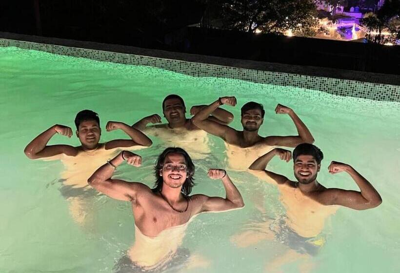 Bonfire Hostels Rishikesh