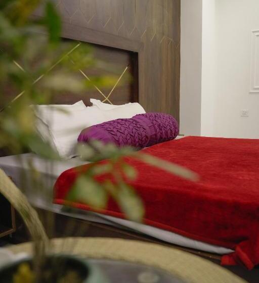 Bonfire Hostels Rishikesh