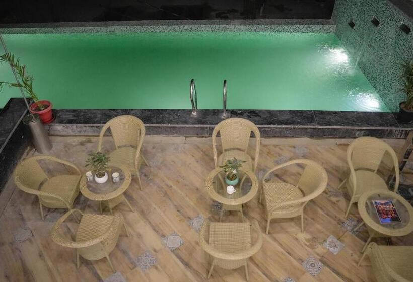 Bonfire Hostels Rishikesh