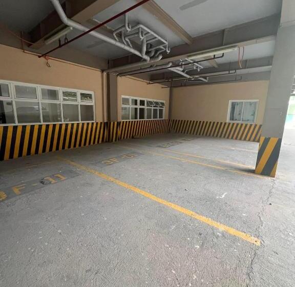 Burnham Hill Condominium Ec Accomodation