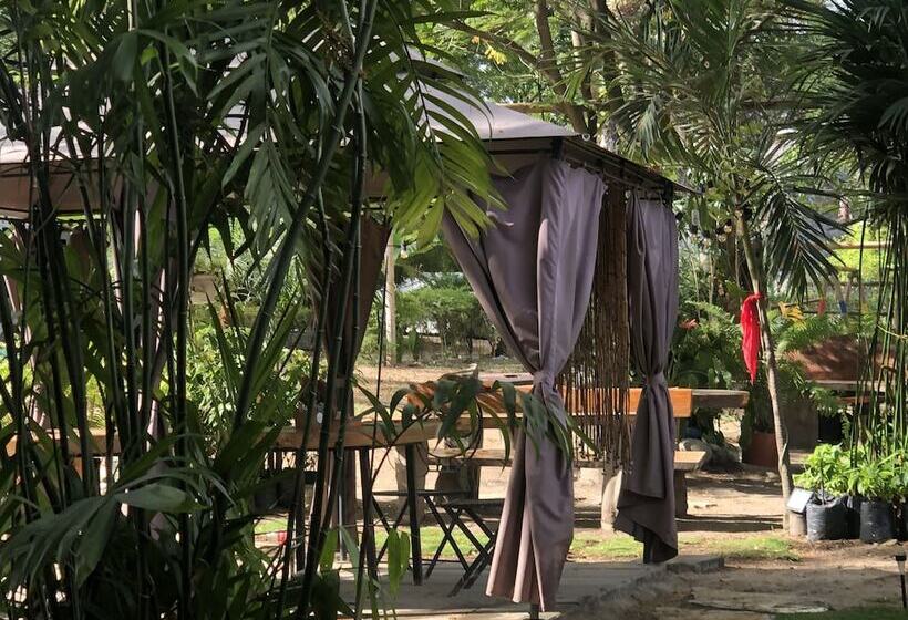 Ecohotel Ambrosia Lodge