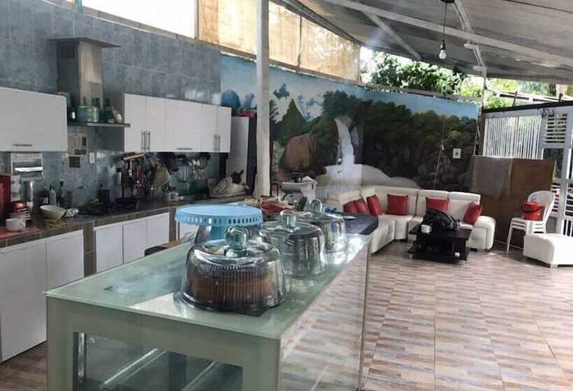 Ecohotel Ambrosia Lodge