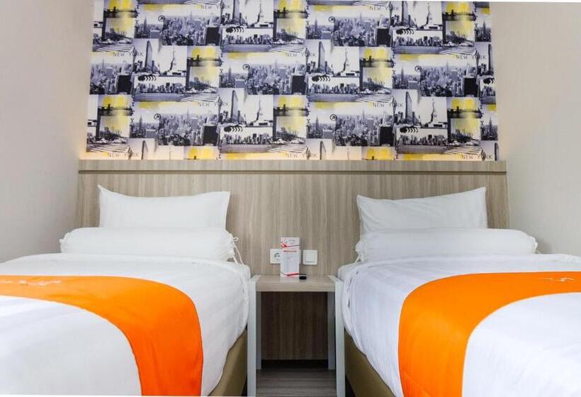 Front One Hotel Sragen