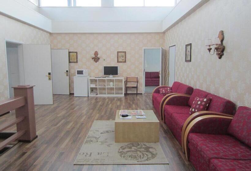 Hostelli Kuninkaankartano