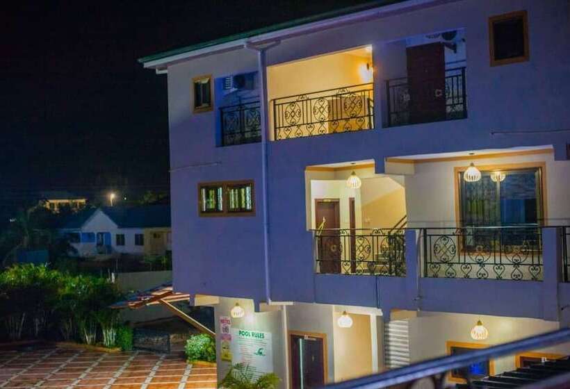 فندق Adwoa Asantewaa Memorial