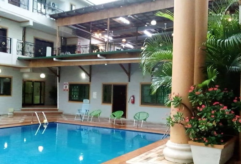 فندق Adwoa Asantewaa Memorial