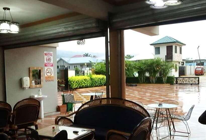 فندق Adwoa Asantewaa Memorial