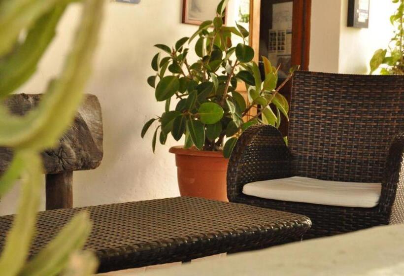 בית מלון כפרי Albergo Seaside