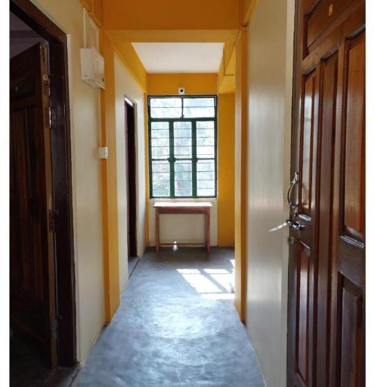 فندق Anmeti Travellers Inn