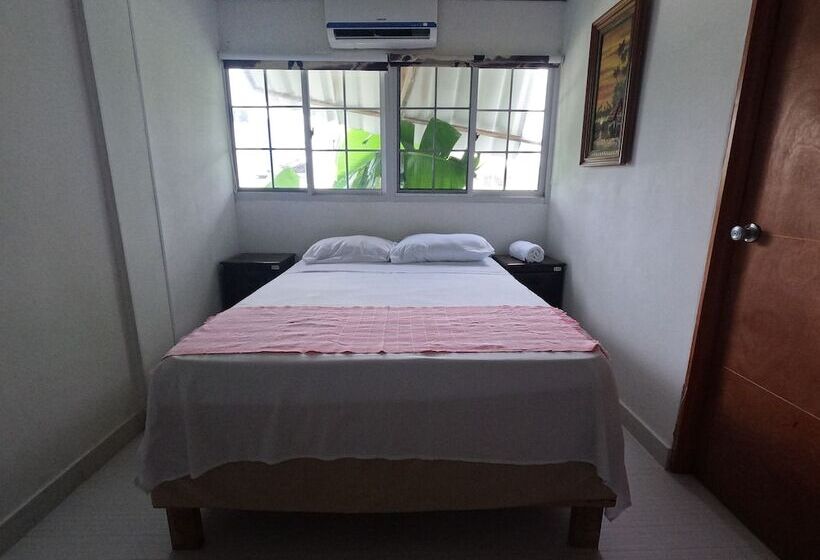 فندق Posada Shang Giovys