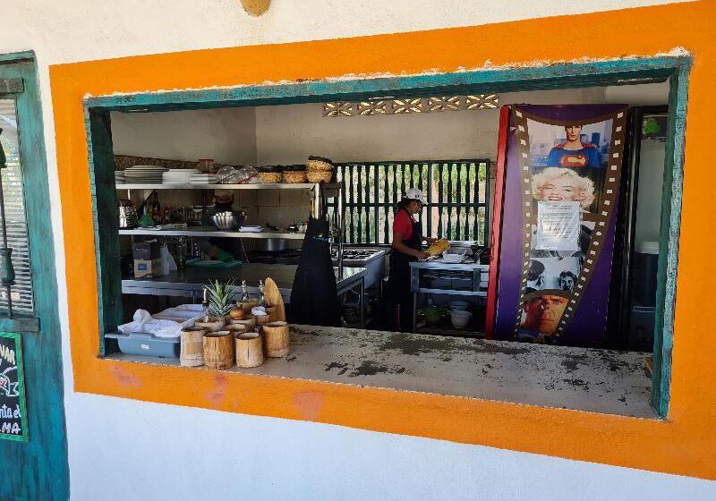 בית מלון כפרי Chevere Beach Cabanas Sas