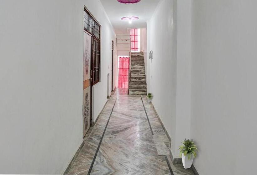 호텔 Flagship The Royal Guest House