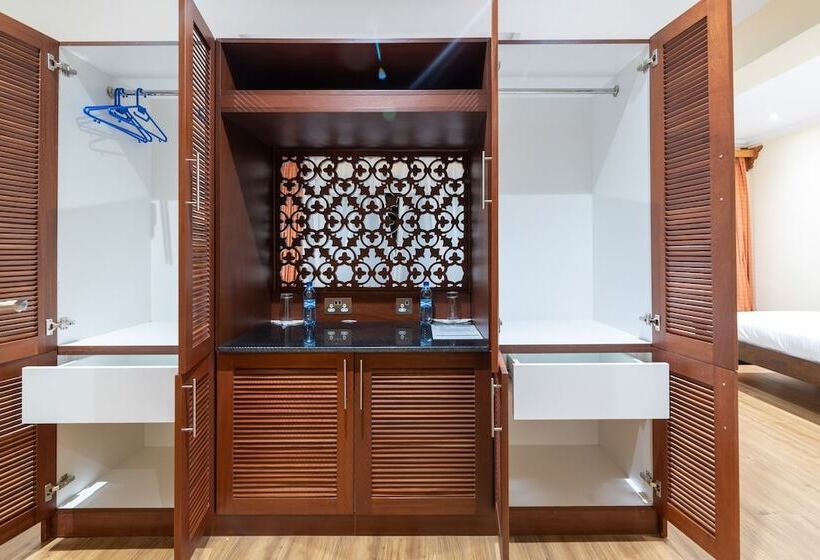 בית מלון כפרי Lake Elementaita Mountain Lodge