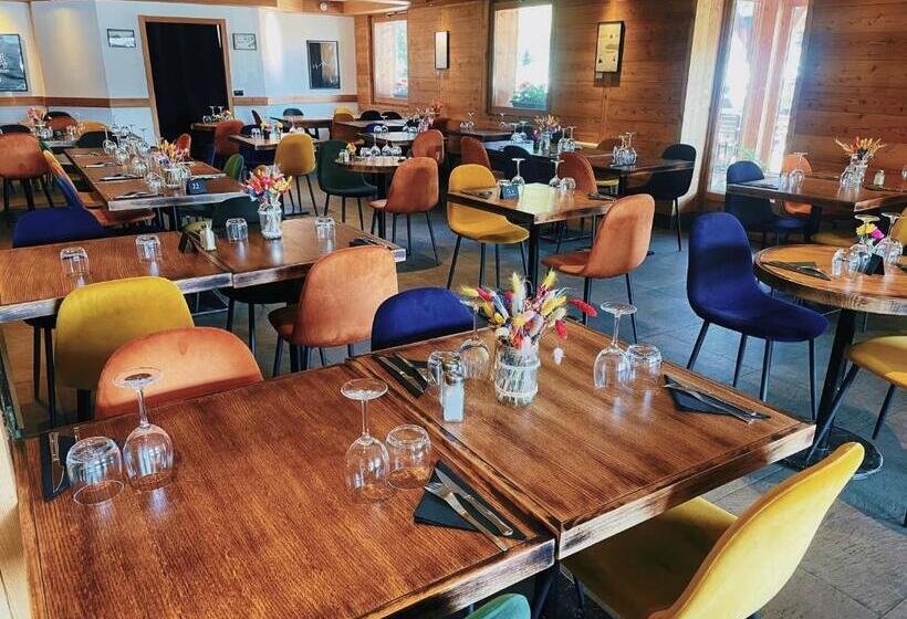 בית מלון כפרי Les Roches 1500