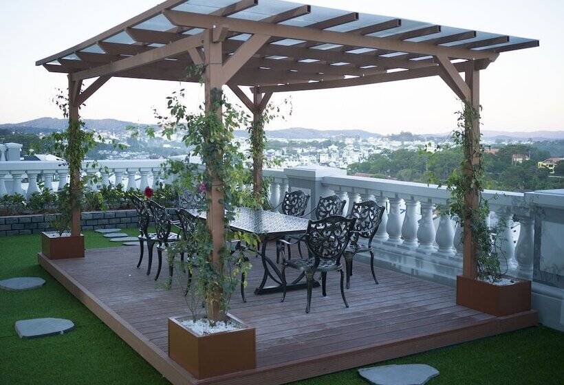 هتل Merperle Dalat