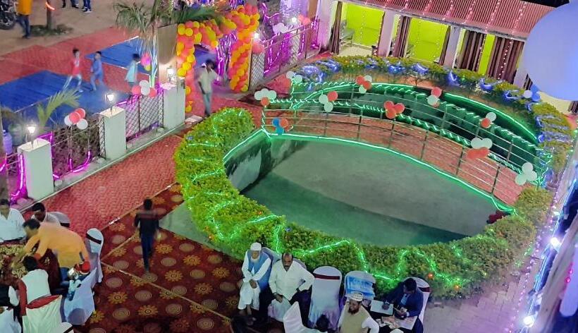 فندق New Gurudeo Basera And Family Restaurant