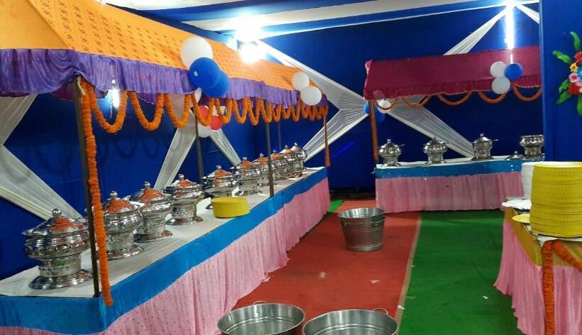 فندق New Gurudeo Basera And Family Restaurant