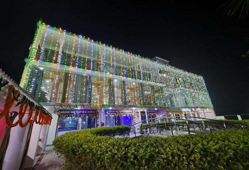 فندق New Gurudeo Basera And Family Restaurant