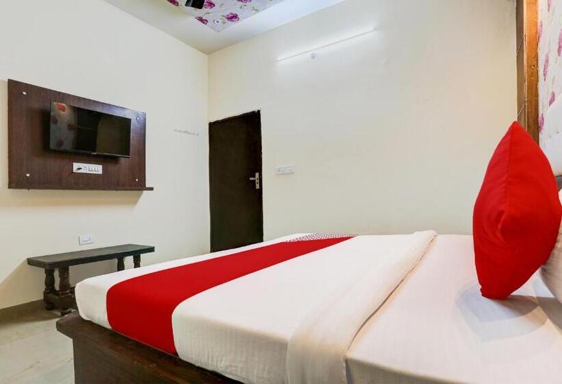 Отель Oyo Alaska