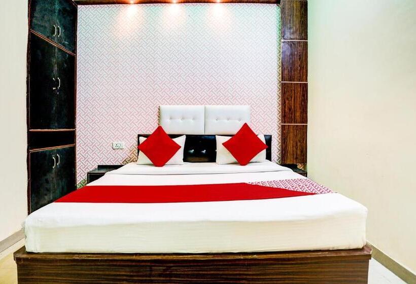 Отель Oyo Alaska