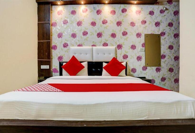 Отель Oyo Alaska