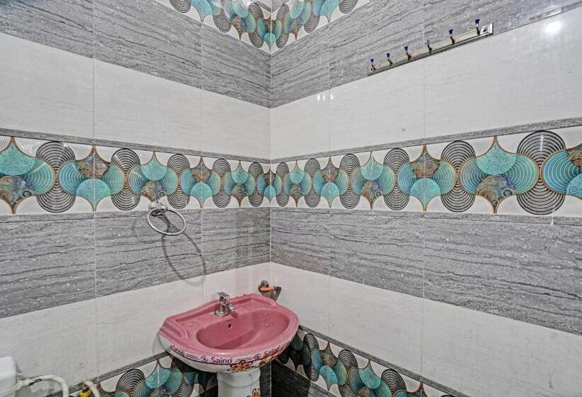 ホテル Oyo Kbs G Oyo