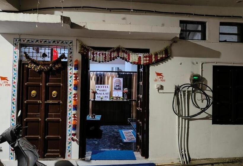هتل Shri Daulat Villas