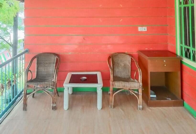 호텔 Villa Anyelir Yustik Mitra Reddoorz