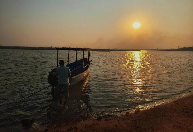 בית מלון כפרי Wild Dunes Konark
