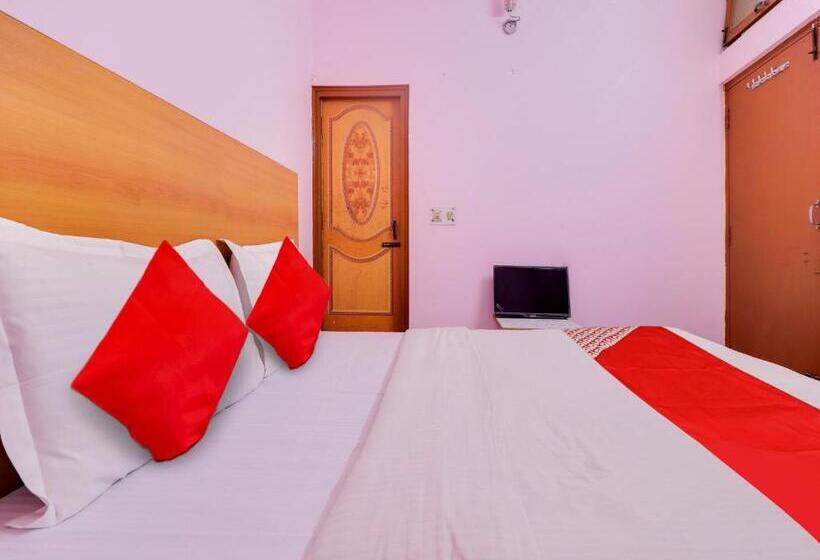 בית מלון כפרי Yug Residency