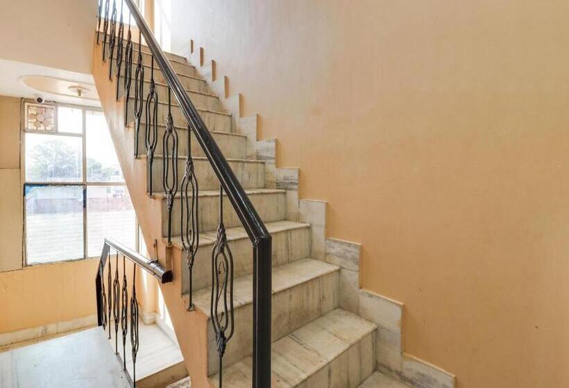 בית מלון כפרי Yug Residency