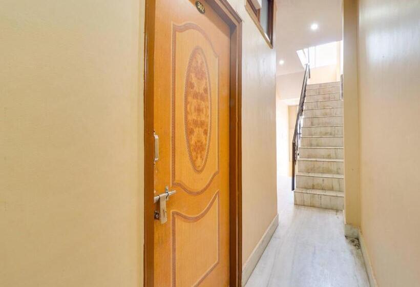 בית מלון כפרי Yug Residency