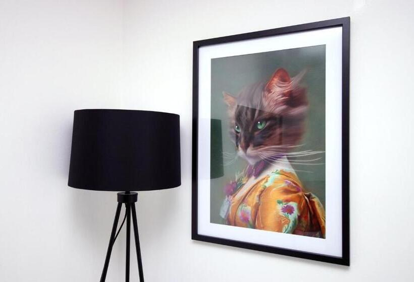 بنسيون 4 Br With Free On Street Parking