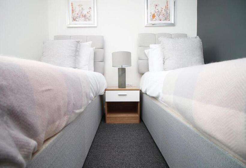 פנסיון 4br Modern House | Free Parking | Cohost Partners