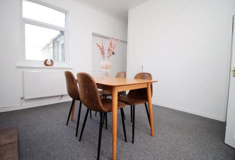 膳宿费 Bristol Street | Cohost Partners