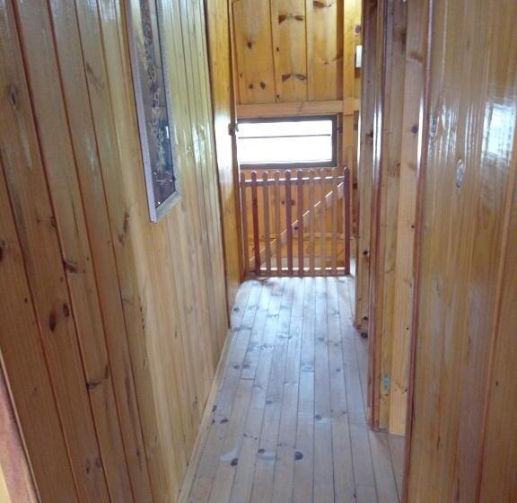 פנסיון Casa Inteira Com Piscina