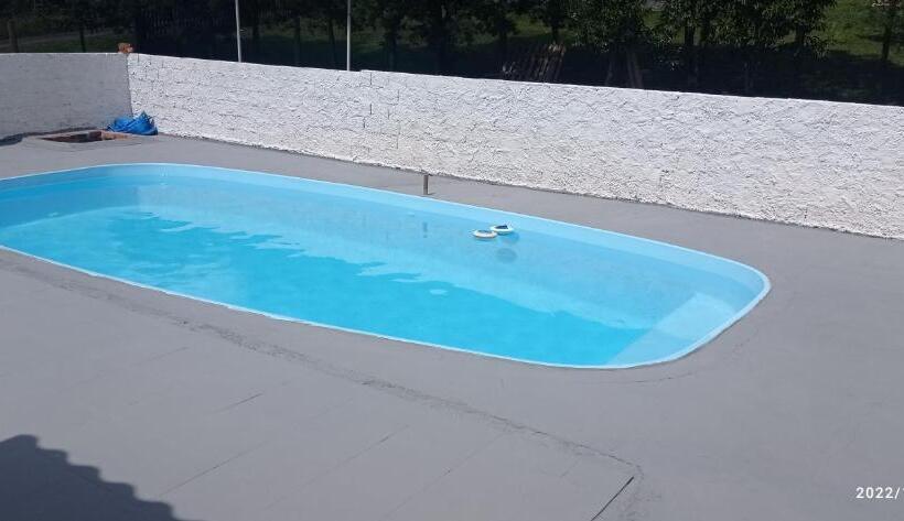 פנסיון Casa Inteira Com Piscina