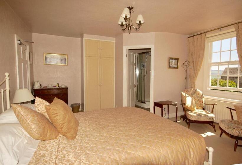 بنسيون Clyde House