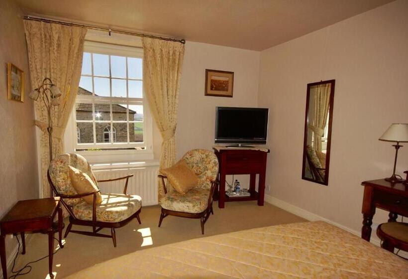 بنسيون Clyde House