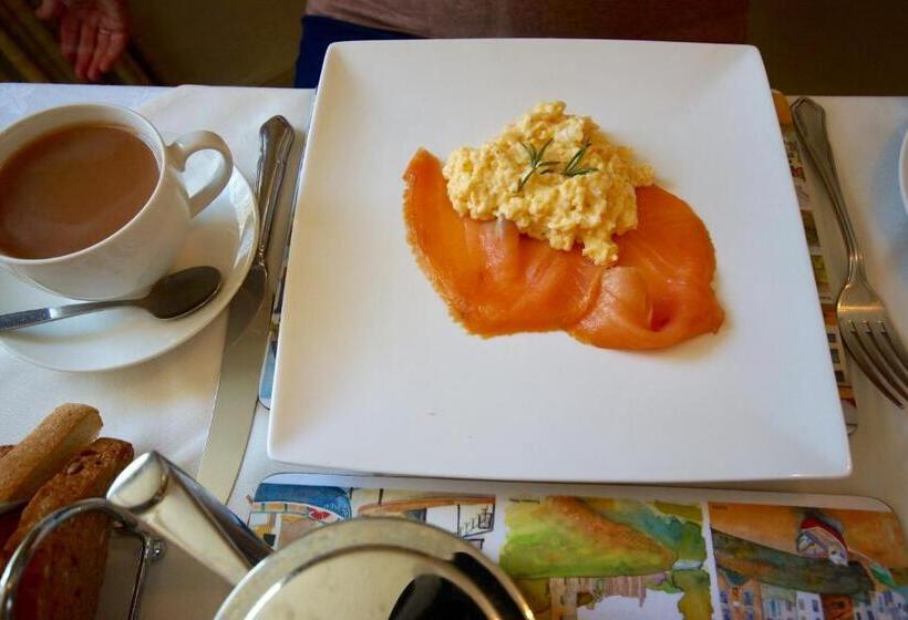 بنسيون Clyde House