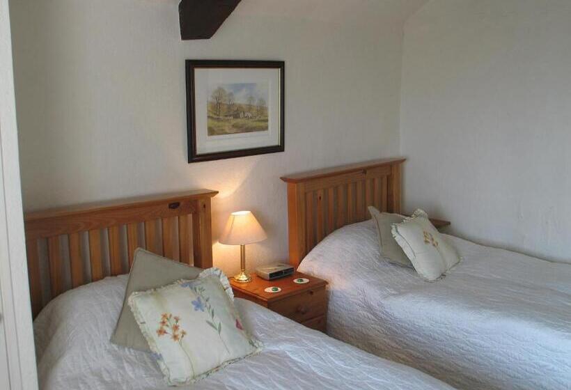 بنسيون Clyde House