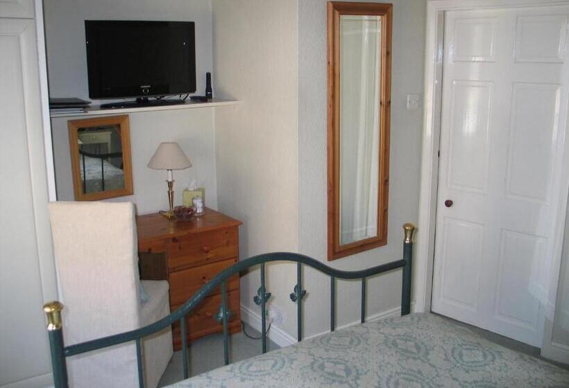 بنسيون Clyde House