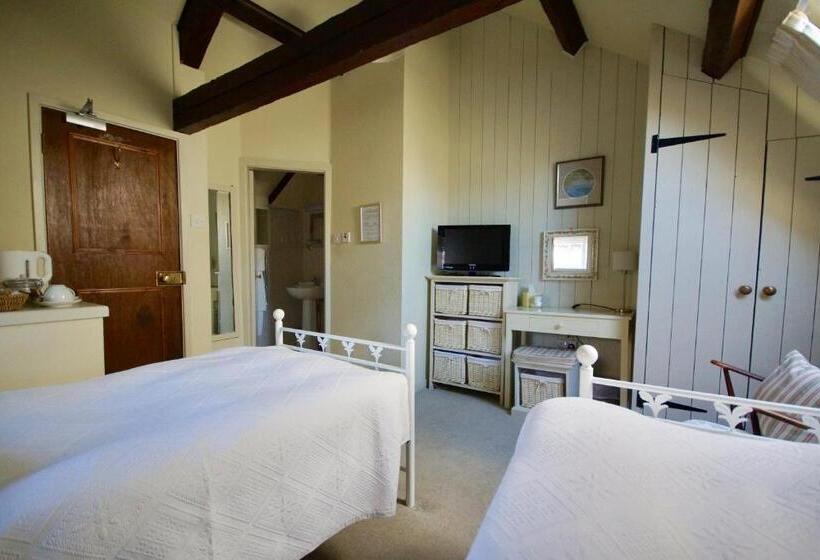 بنسيون Clyde House