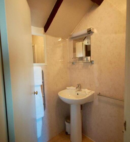 بنسيون Clyde House