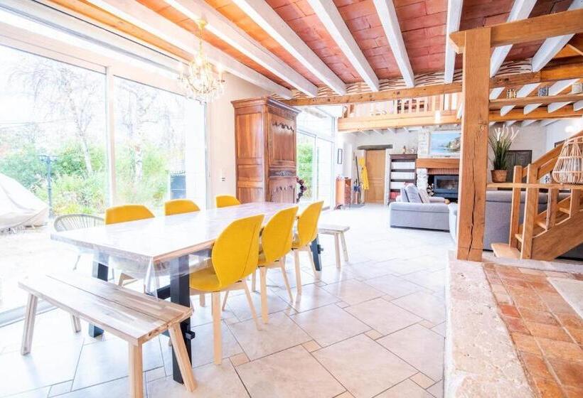 פנסיון Country House Les Romarins   14 Pers