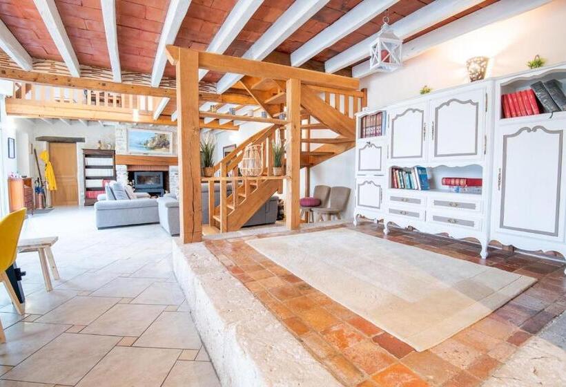 פנסיון Country House Les Romarins   14 Pers